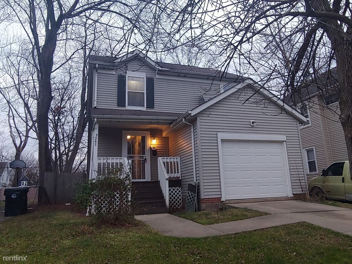 Foto principal - 3 br, 1.5 bath House - 3267 East 128th Street