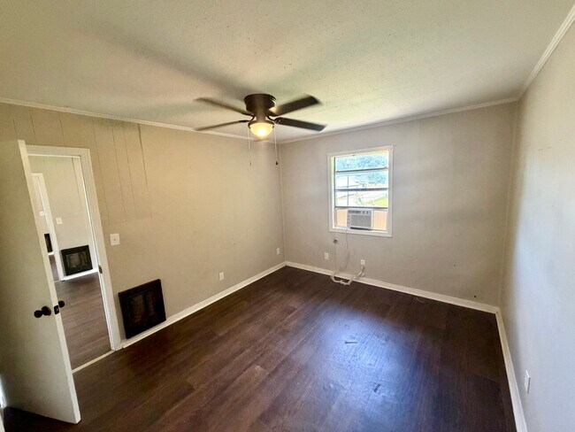 Building Photo - 616-622 14th St Quadplex