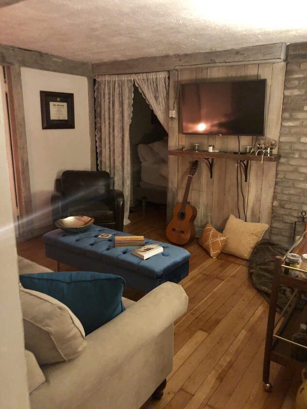 Sala de estar - 746 Bayview Dr