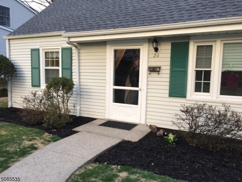 Foto principal - 20 Deerfield Rd