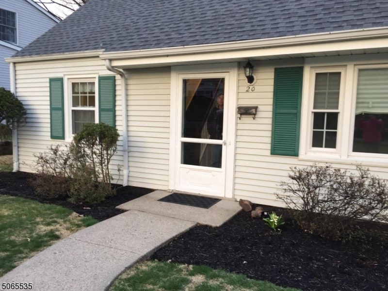 Primary Photo - 20 Deerfield Rd