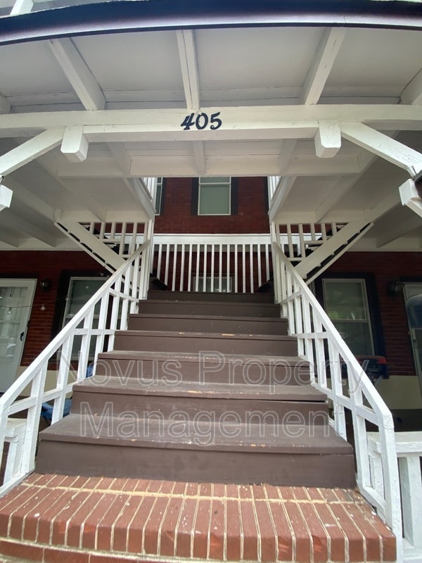 Building Photo - 405 Bradley St