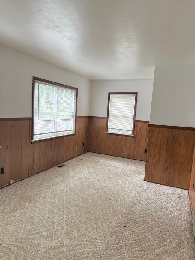 Foto del edificio - 5813 Edwards Ave