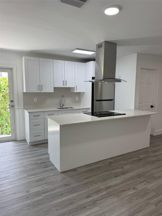 Foto del edificio - 439 E 16th St