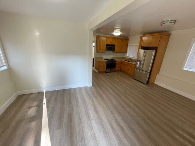 Foto del edificio - 1946 E 20th St