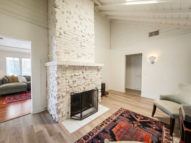 Foto del edificio - 4332 Sunnyslope Ave