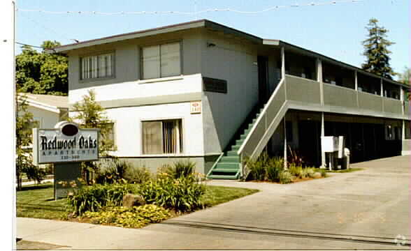 Building Photo - Redwood Oaks Apartments