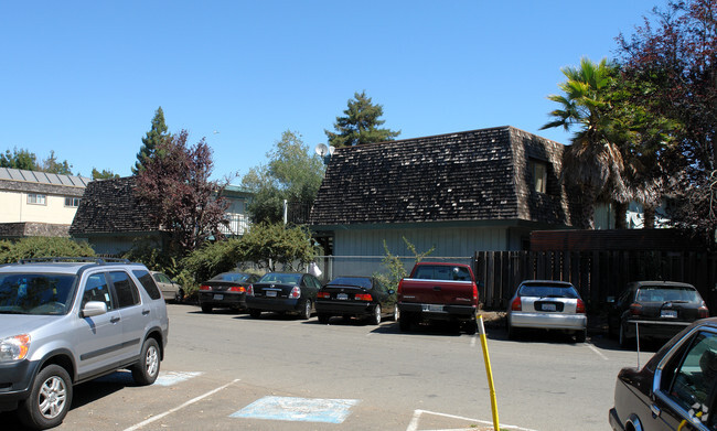 Building Photo - Clement Apartments