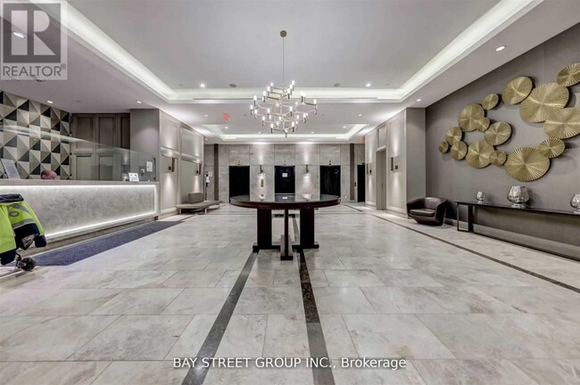 Photo du bâtiment - 155 Yorkville Ave