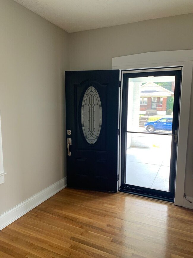 Foto del edificio - Beautiful 2 Bedroom 1 Bath, Newly Updated!