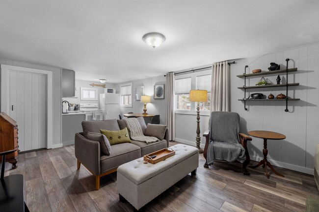 Building Photo - 31 Water St