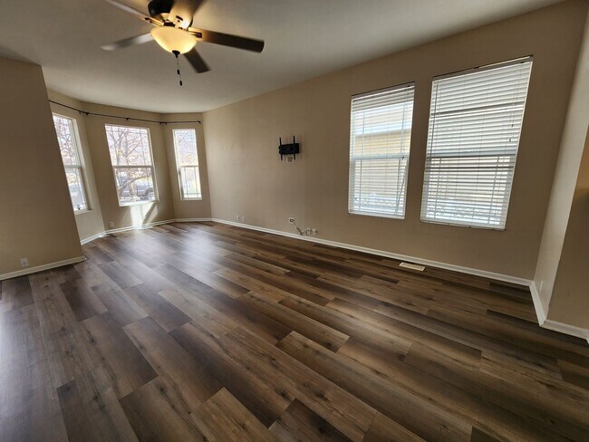 Foto del edificio - 3 Bed 3 bath house in 80910!