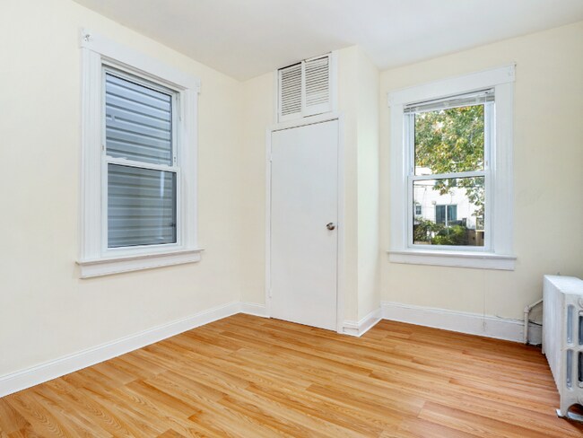 Foto del edificio - 91-25 85th Ave