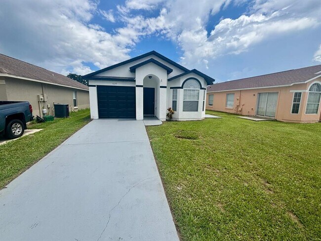 Building Photo - 1829 Lacy Ln