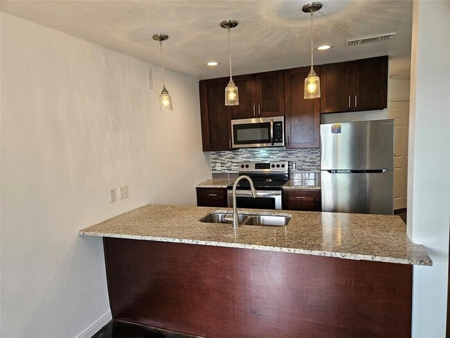 Foto del edificio - 5911 Lago Vista Way