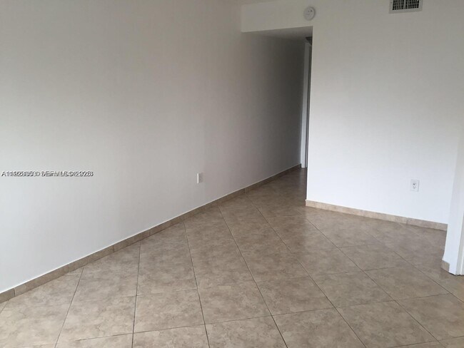 Foto del edificio - 721 N Pine Island Rd