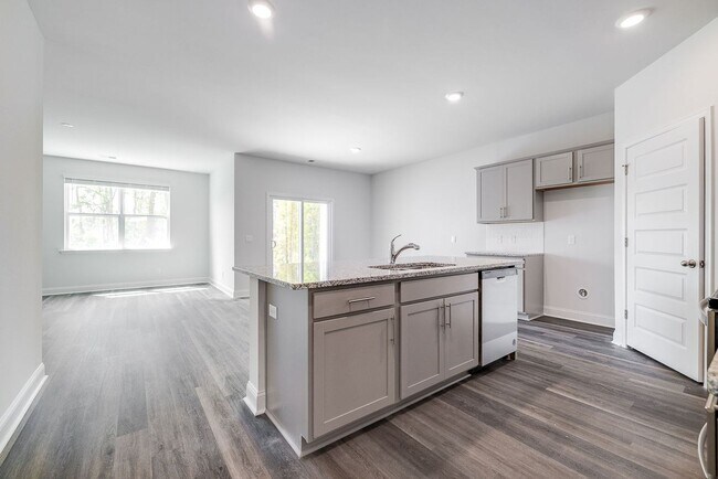 Foto del edificio - Ask Us About Our Move In Specials!