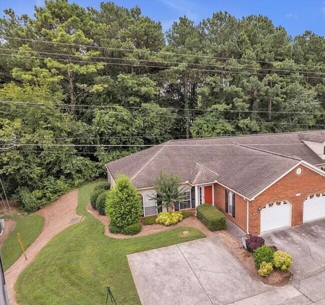 Building Photo - 1694 Red Oak Dr