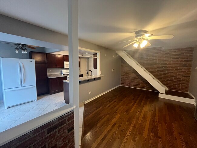 Building Photo - 761 Harms Ct