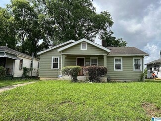 Building Photo - 1529 1st Ave W