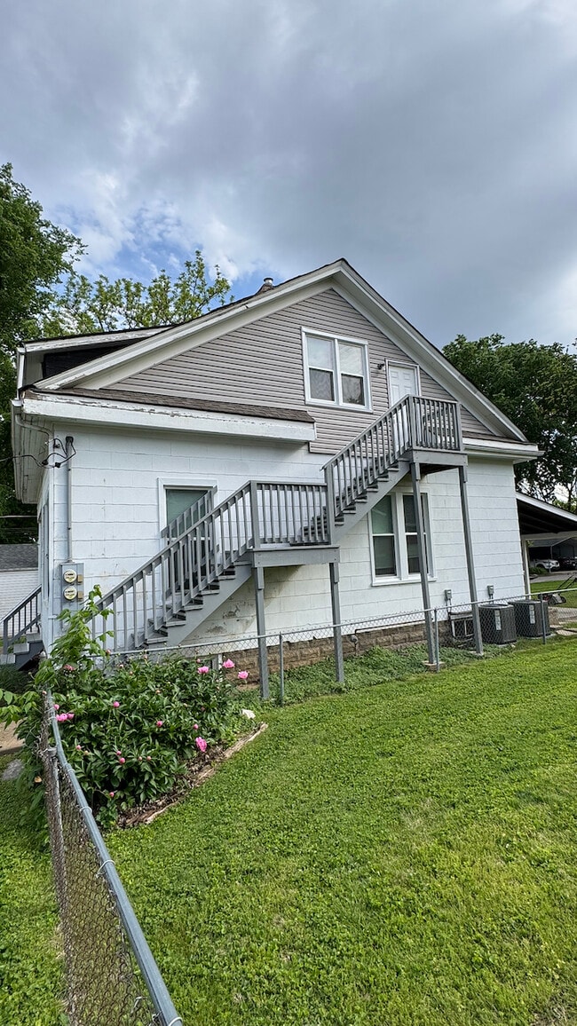 Building Photo - 1517 Waverly St