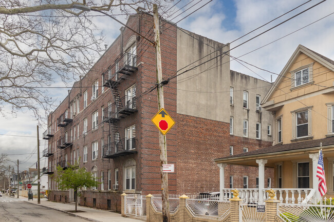 Building Photo - 87-86 116th St