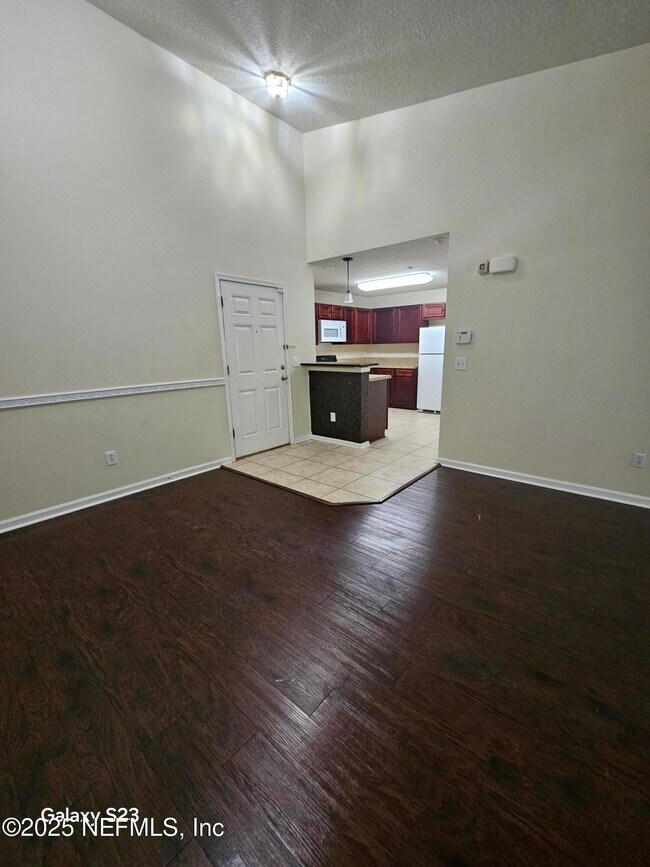 Building Photo - 6965 Ortega Woods Dr