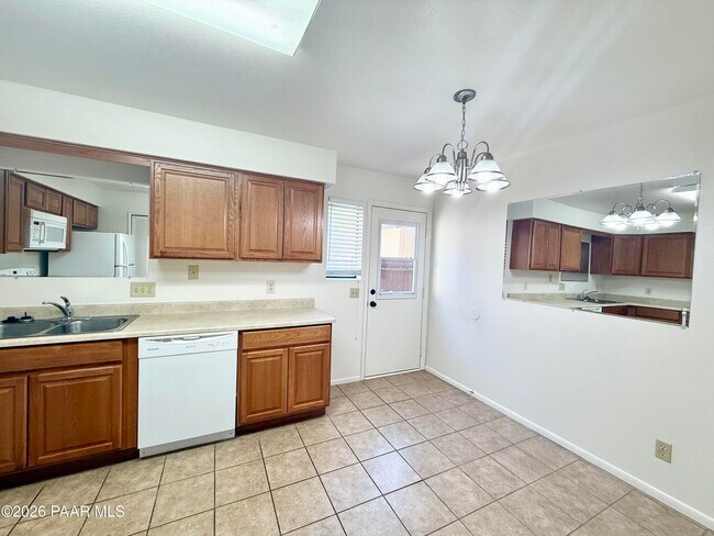 Building Photo - 339 Rim Rock Cir