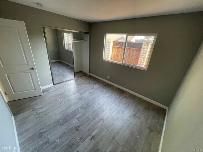 Building Photo - 5 br, 2 bath House - 3050 Hayes Ave