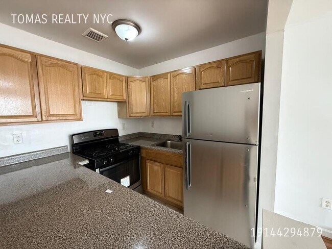 Foto del edificio - 793 Jennings St