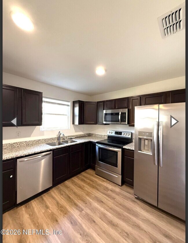 Foto del edificio - 3067 Harbison St