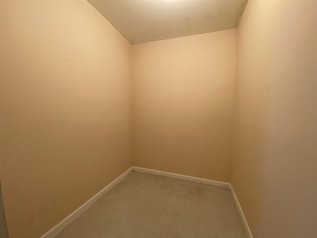 Building Photo - 279 Broadway