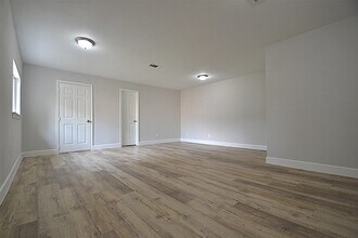 Building Photo - 4527 Adonis Dr