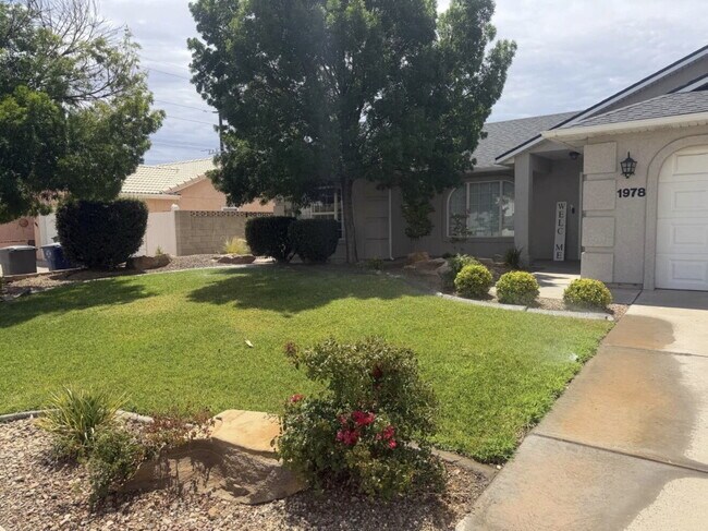 Foto del edificio - Charming 3 Bed, 2 Bath St. George Rental with 1417 Sq Ft - Don't Miss Out!