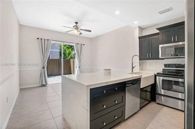 Foto del edificio - 8334 NW 144th Terrace