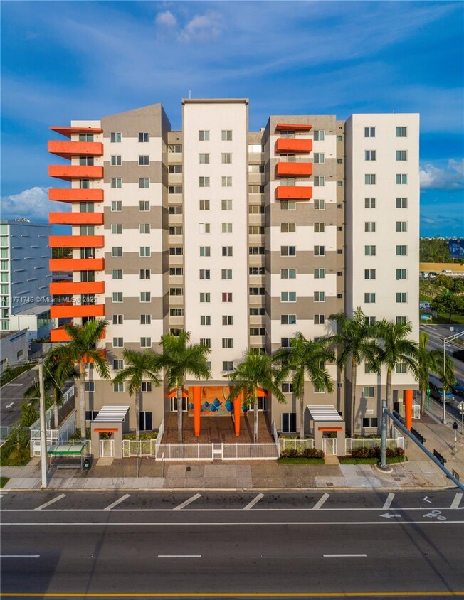 Foto principal - 7901 NW 7th Ave