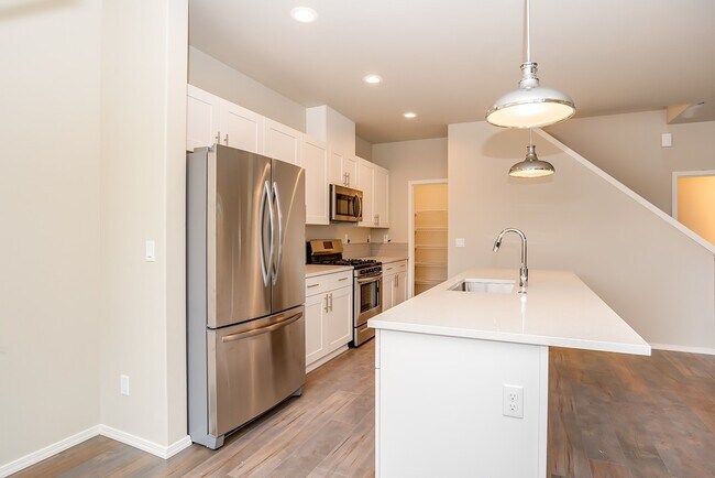 Foto del edificio - Midtown 3 Bedroom Rental