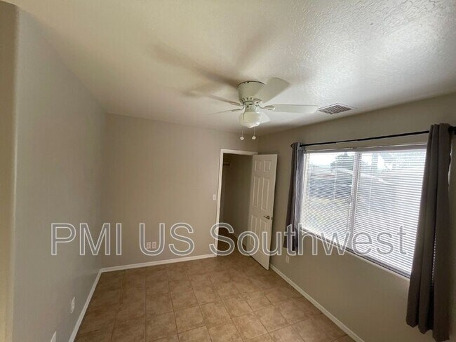 Foto del edificio - 8300 E Florentine Rd