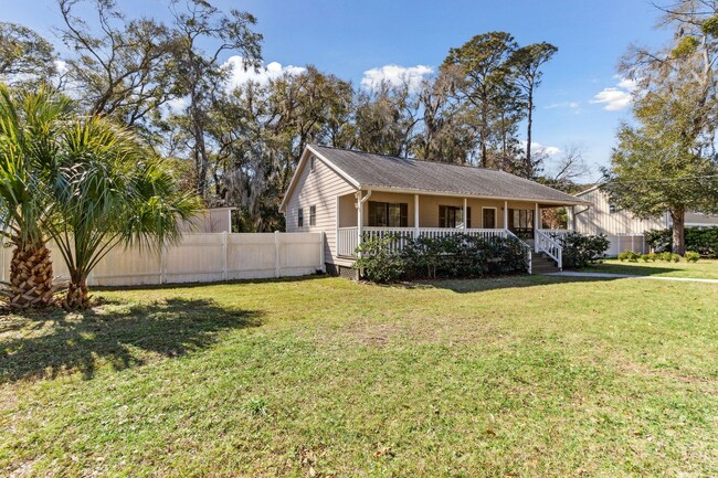 Building Photo - Amelia Island Cottage