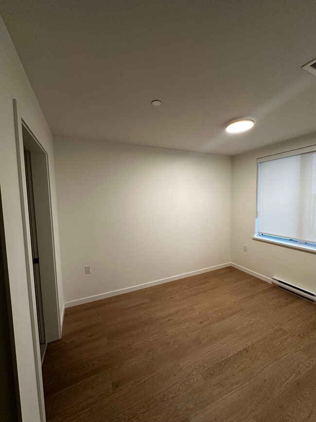 Building Photo - 1807 Larch St