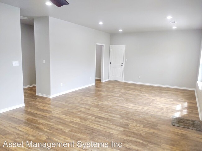 Building Photo - 3 br, 2 bath House - 105 Kirkland