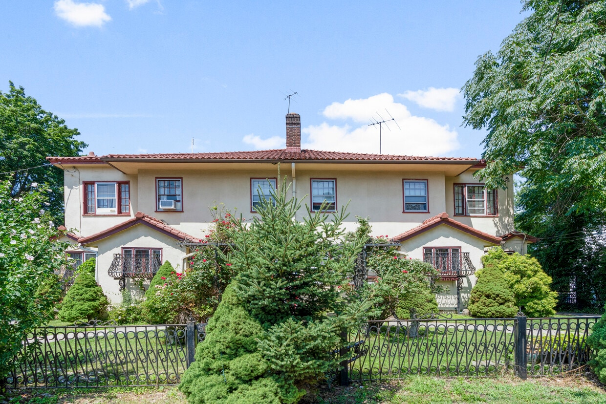 323 Wolfs Ln, Village of Pelham, NY 10803 House Rental in Village of