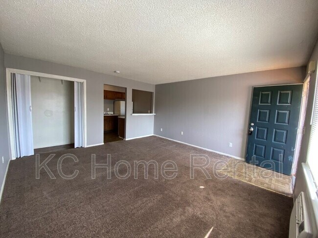 Foto del edificio - 561 N Somerset Terrace