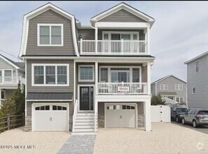 Building Photo - 107 Ortley Ave