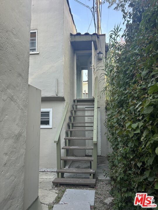 Building Photo - 843 Huntley Dr