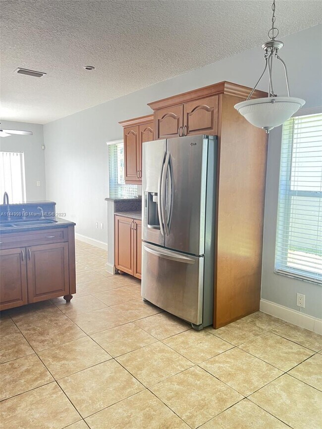 Foto del edificio - 1273 NW 171st Terrace