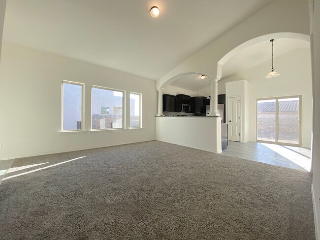 Building Photo - East El Paso 3 bed Refrig A/C