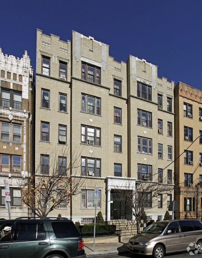 60 Glenwood Ave, Jersey City, NJ 07306 Apartments in Jersey City, NJ