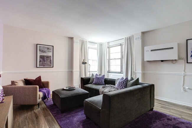 Building Photo - 112 W University Pkwy