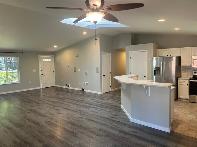 Foto del edificio - 1806 192nd Ave Ct SW